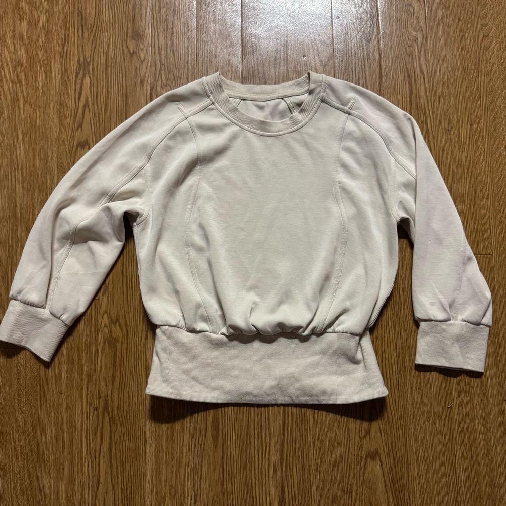 Lululemon Super Soft Pull Over size 4